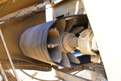 A tail pulley viewed from the side showing the flaps of a wing pulley.